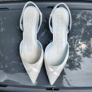 *SOLD* Express white kitten heel dress shoes women's 10 NWOT